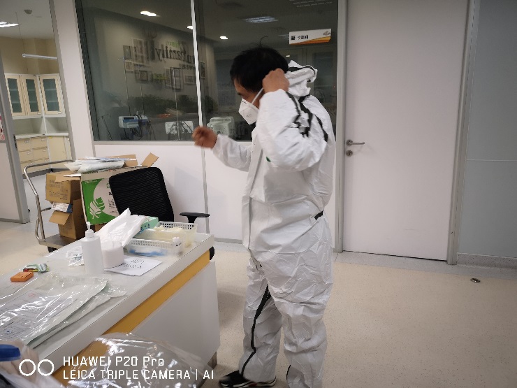 十八个人不休息、不回家、不放松
